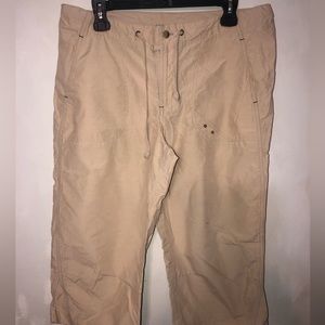 Women’s khaki capris